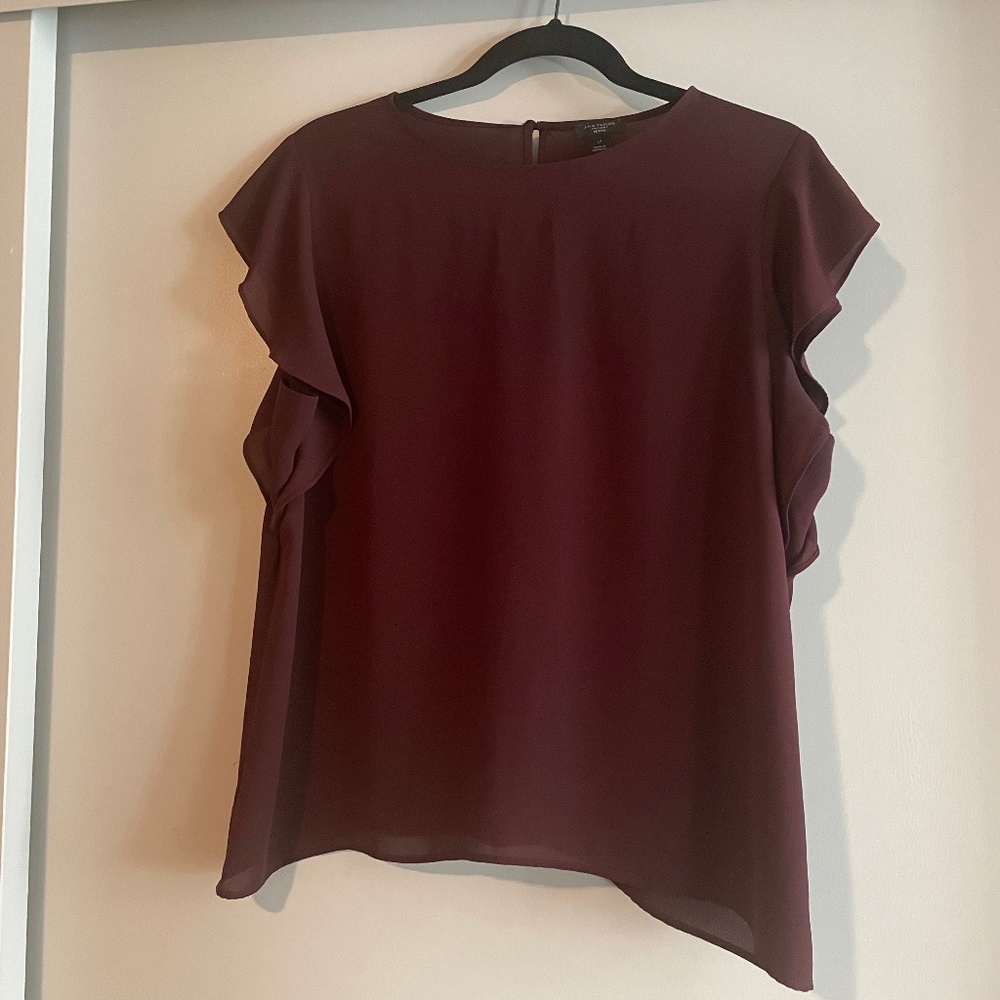 Ann Taylor L Petite top with flowy cap sleeves burgundy maroon blouse